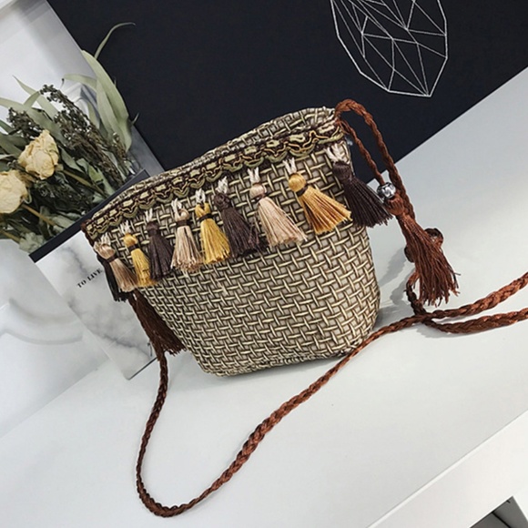 PRICE DROP! Tassle Gold Purse! - Picture 3 of 3